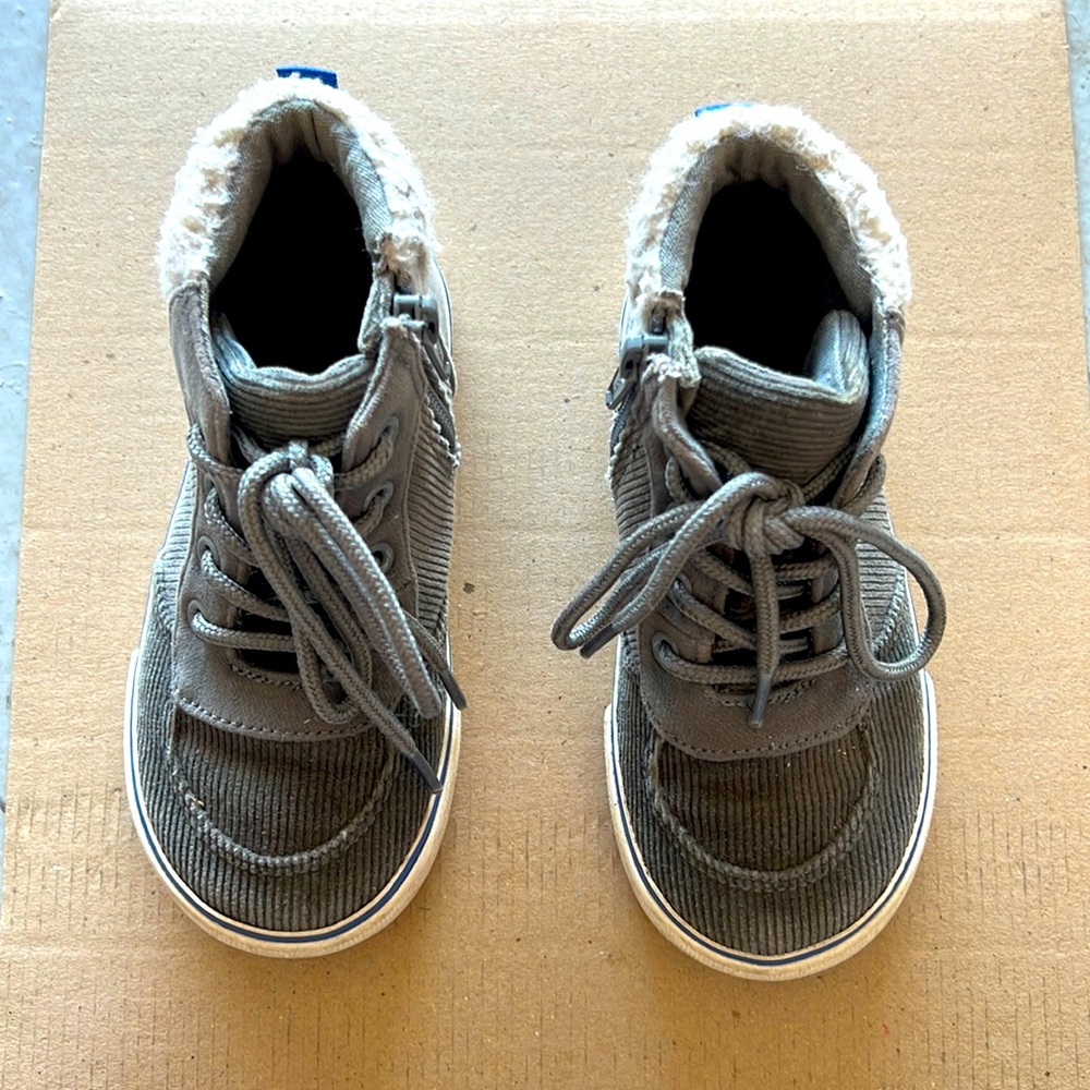 Gap boys boots size 9